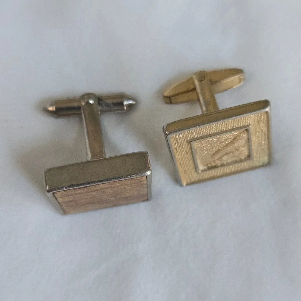 VTG Mismatched Square Cufflinks Gold Brown Mens OS Wood Grain Jewelry Unbranded
